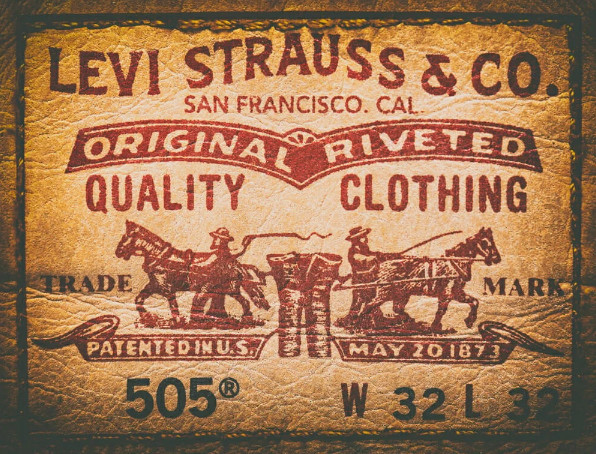 фирменная этикетка джинсов Levi Strauss & Co